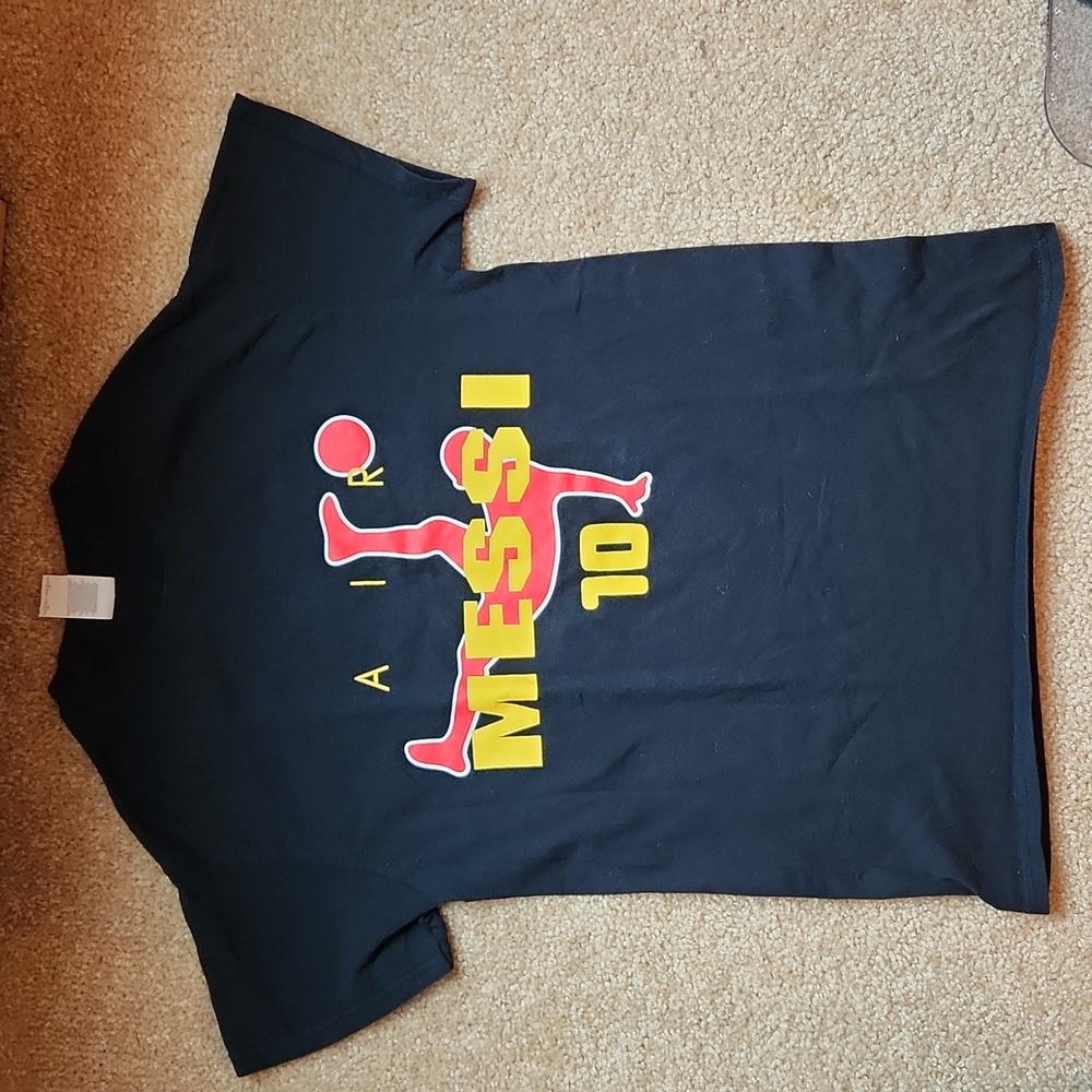 Men's Messi Tshirt - size small